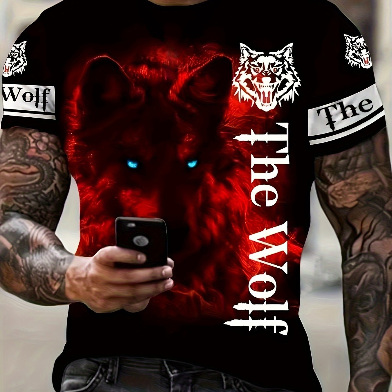 Stylish Men's T-Shirt with Striking Lion Graphic