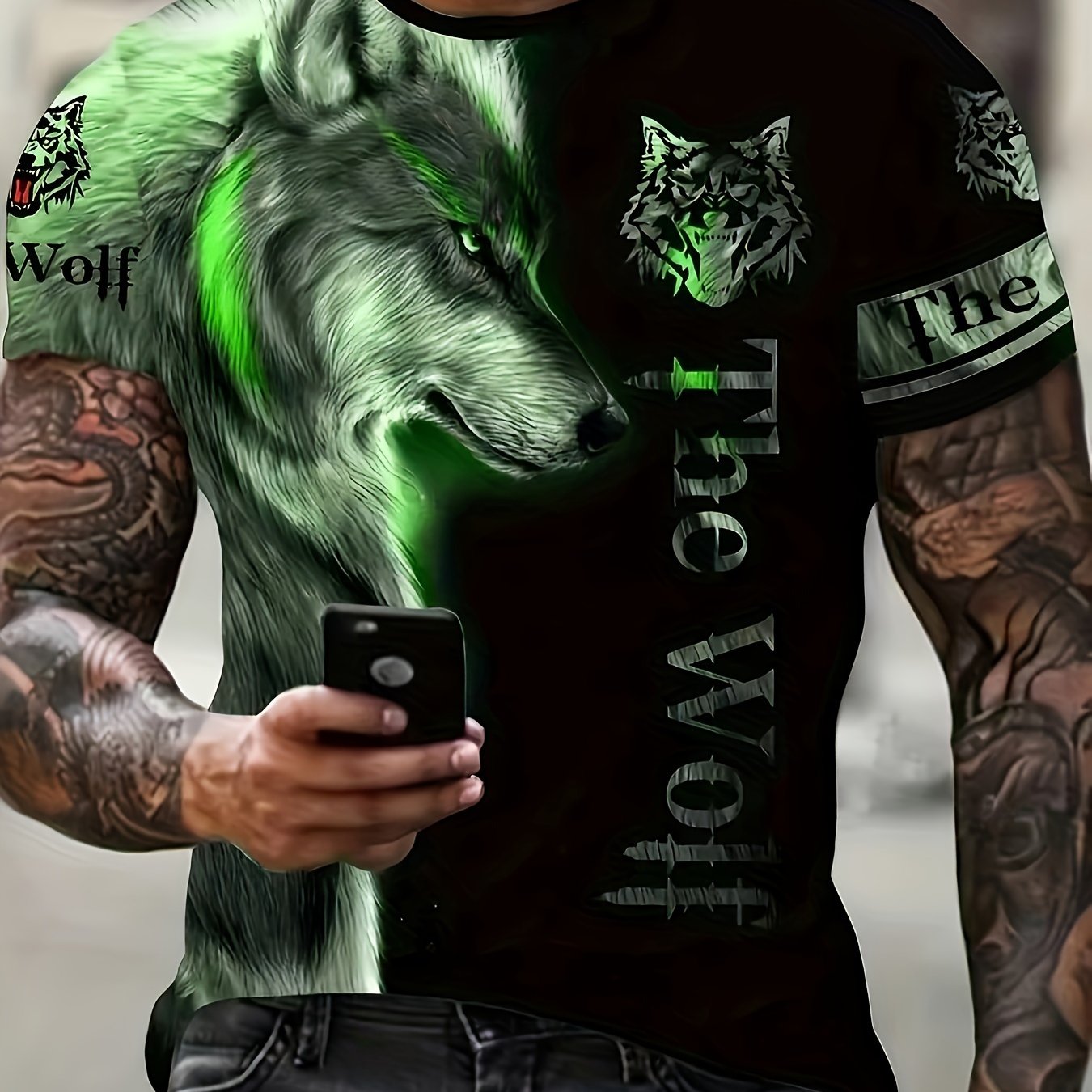 Stylish Men's T-Shirt with Striking Lion Graphic
